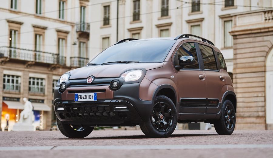  Fiat Panda Trussardi (319) 2019 года  (фото 8 из 43)